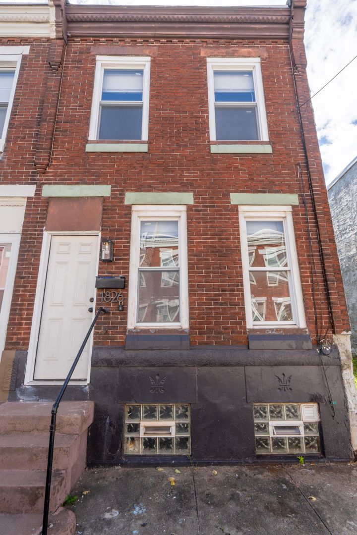 Philadelphia House: 1826 McClellan St