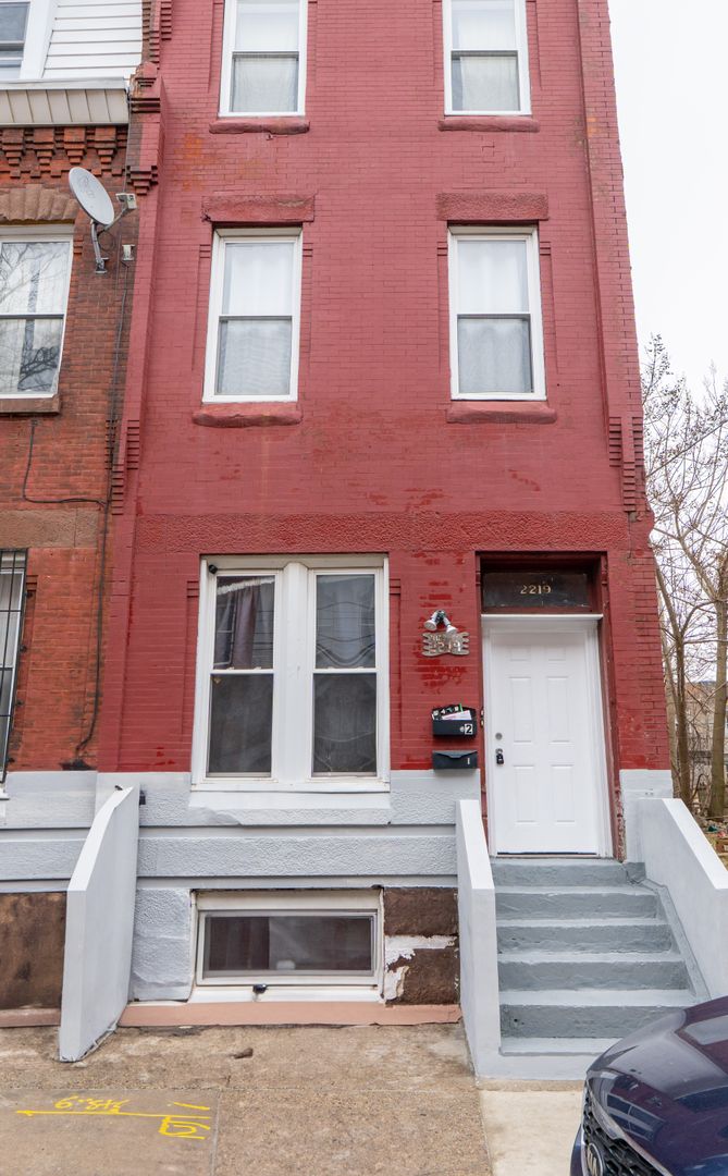 Philadelphia Apartment: 2219 N 16th St