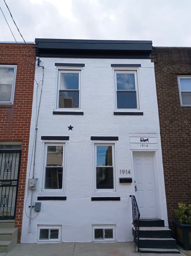 Philadelphia House: 1914 Titan St