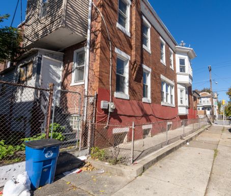 5 Bedroom Rental – 5800 Spruce St, Philadelphia, PA 19139