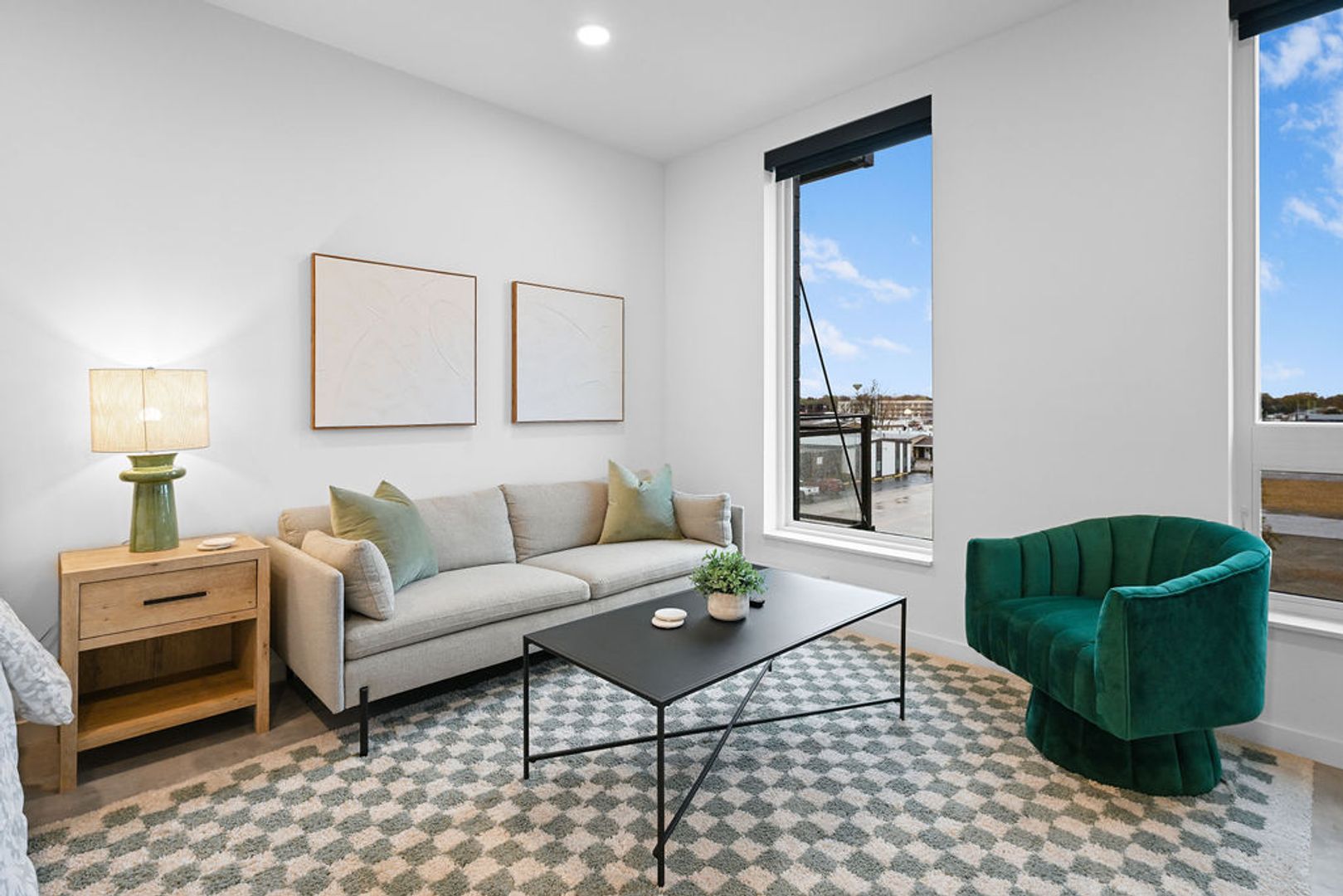 Ashwaubenon Apartment: 686 Mike McCarthy Way