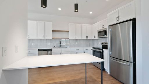 2 Bed / 2 Bath Unit - B5 – photo 1