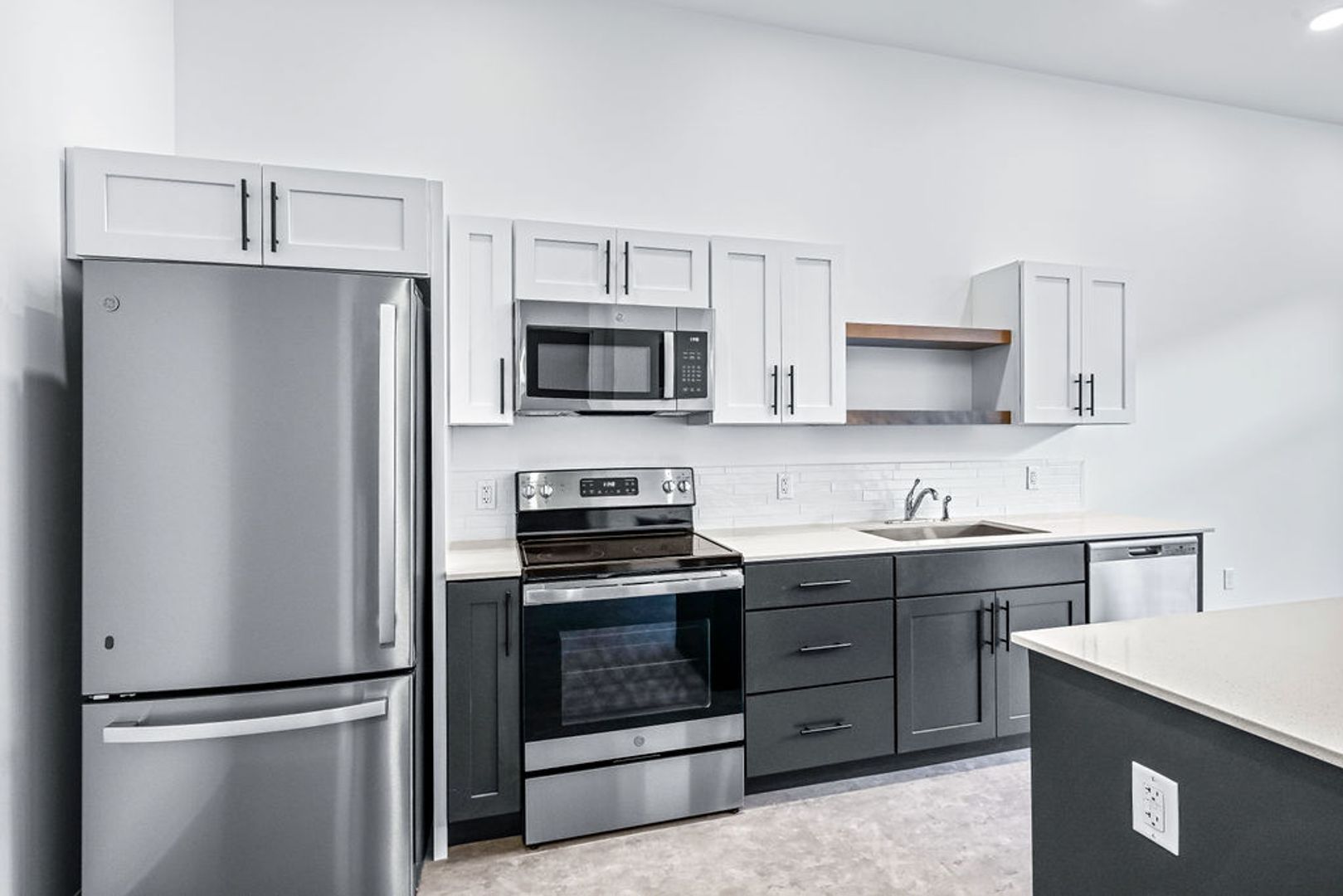 Stevens Point Apartment: 1020 Centerpoint Drive