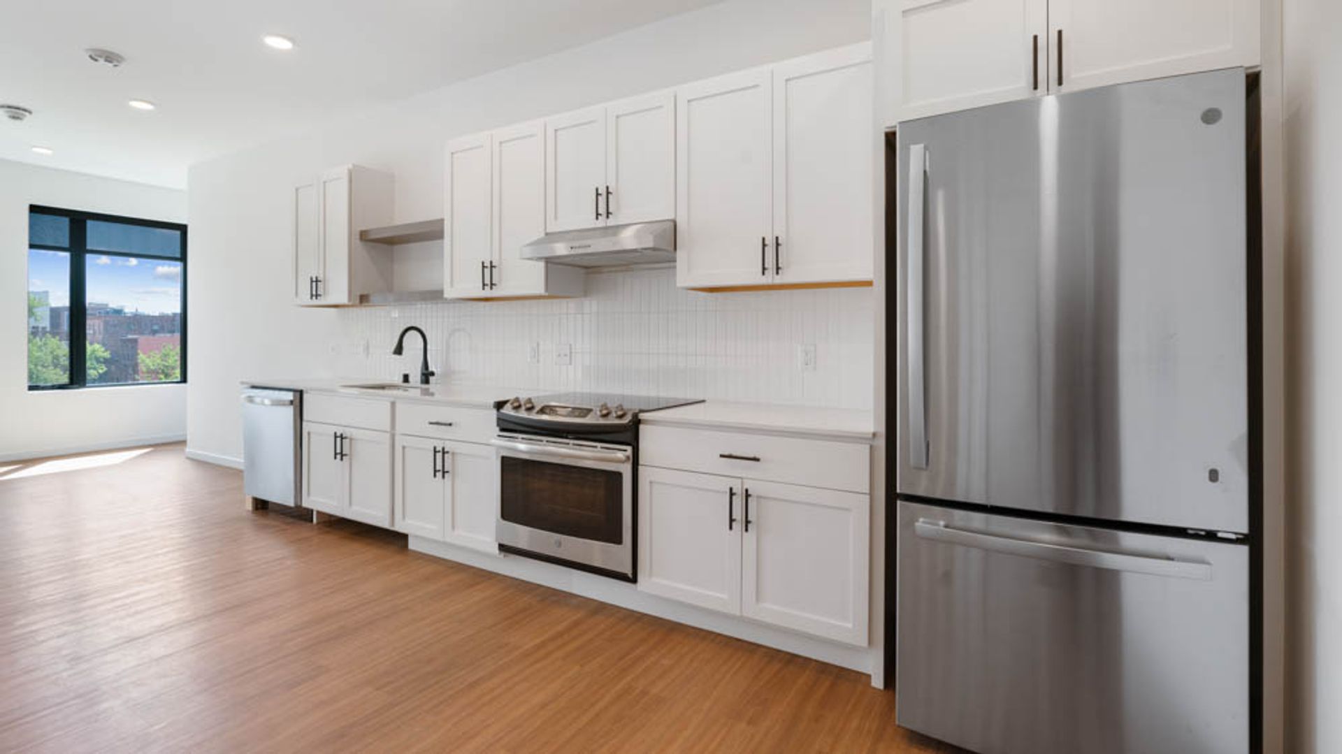 Eau Claire Apartment: 100 N Farwell Street
