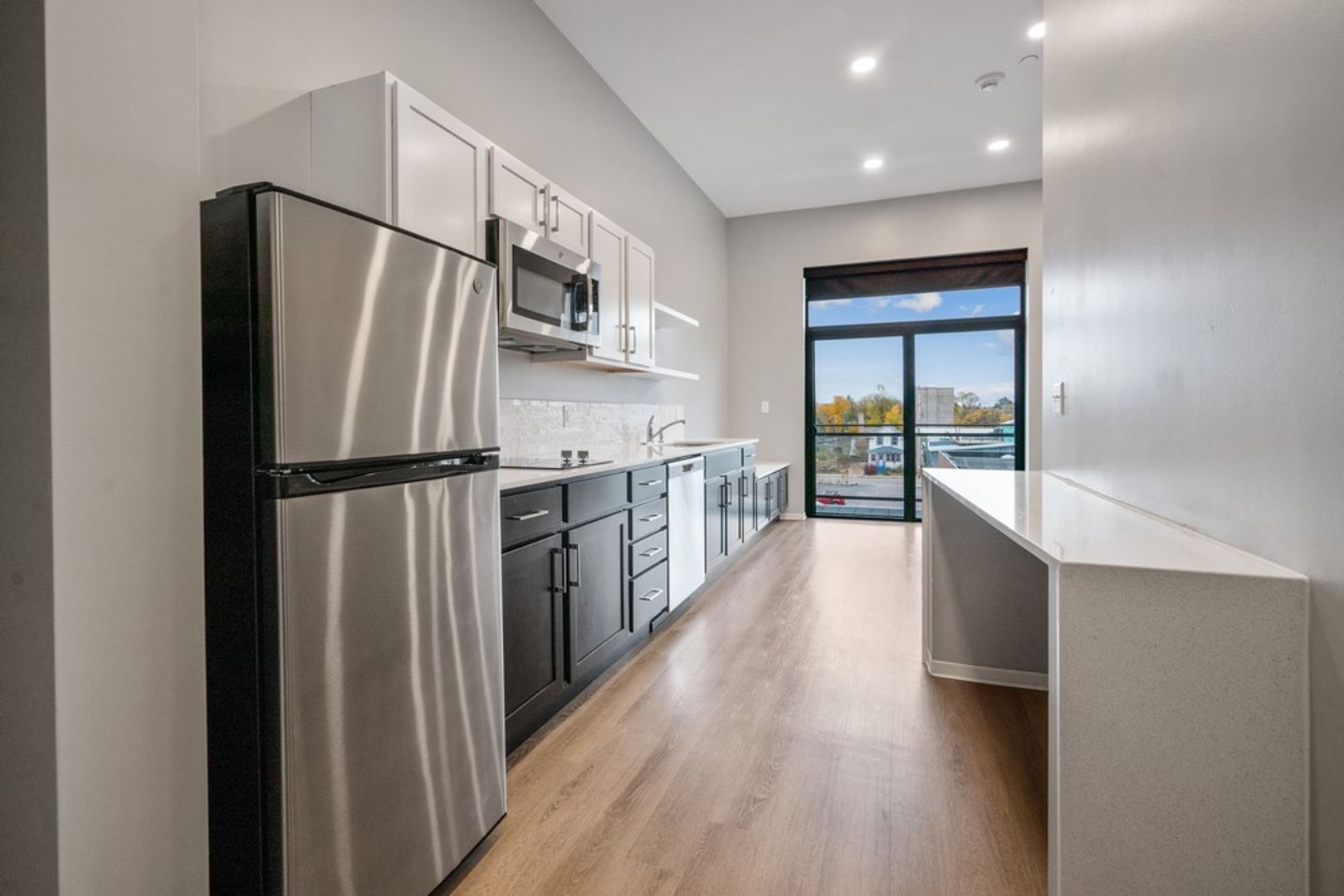 Stevens Point Apartment: 1060 Centerpoint Drive