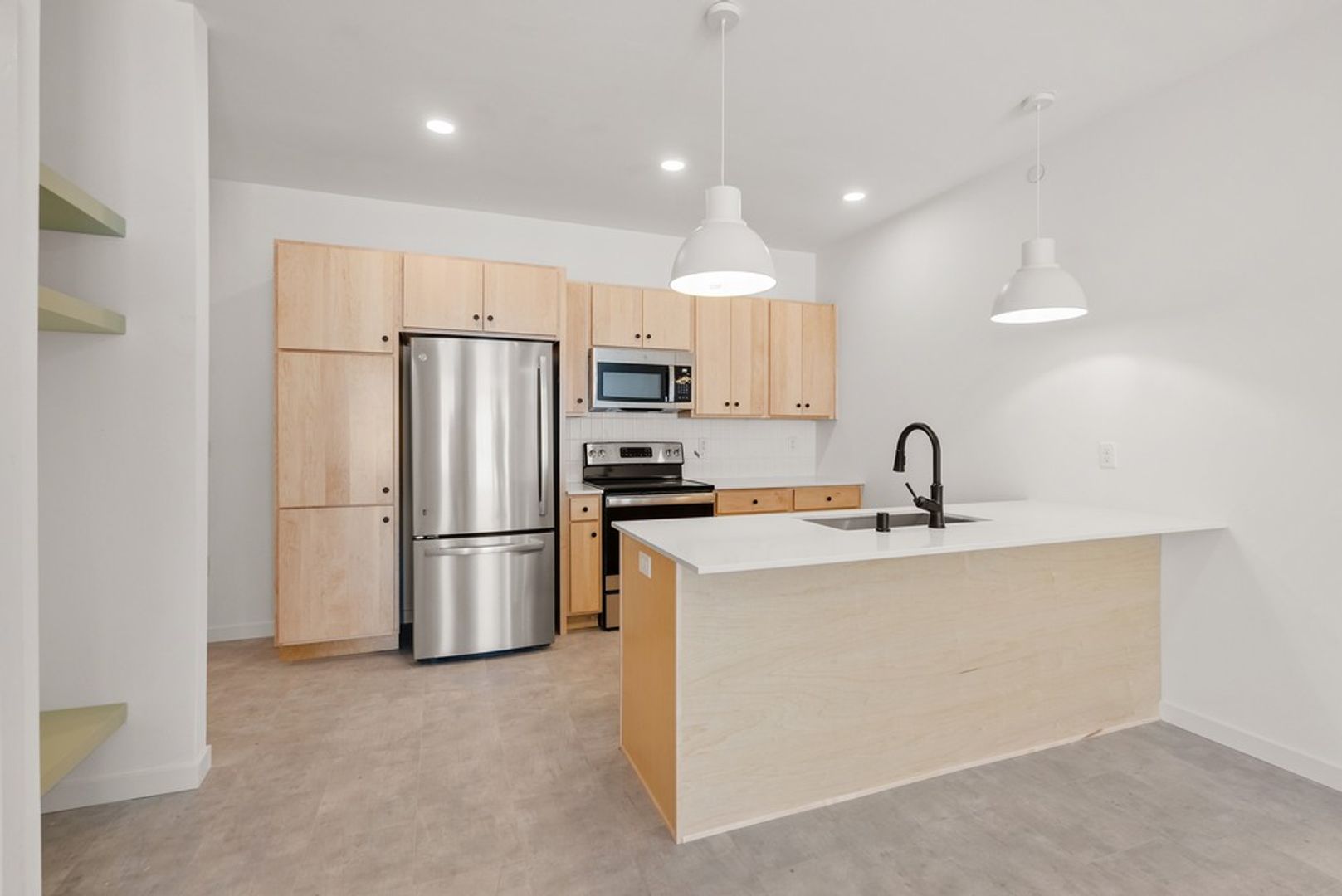 Ashwaubenon Apartment: 686 Mike McCarthy Way