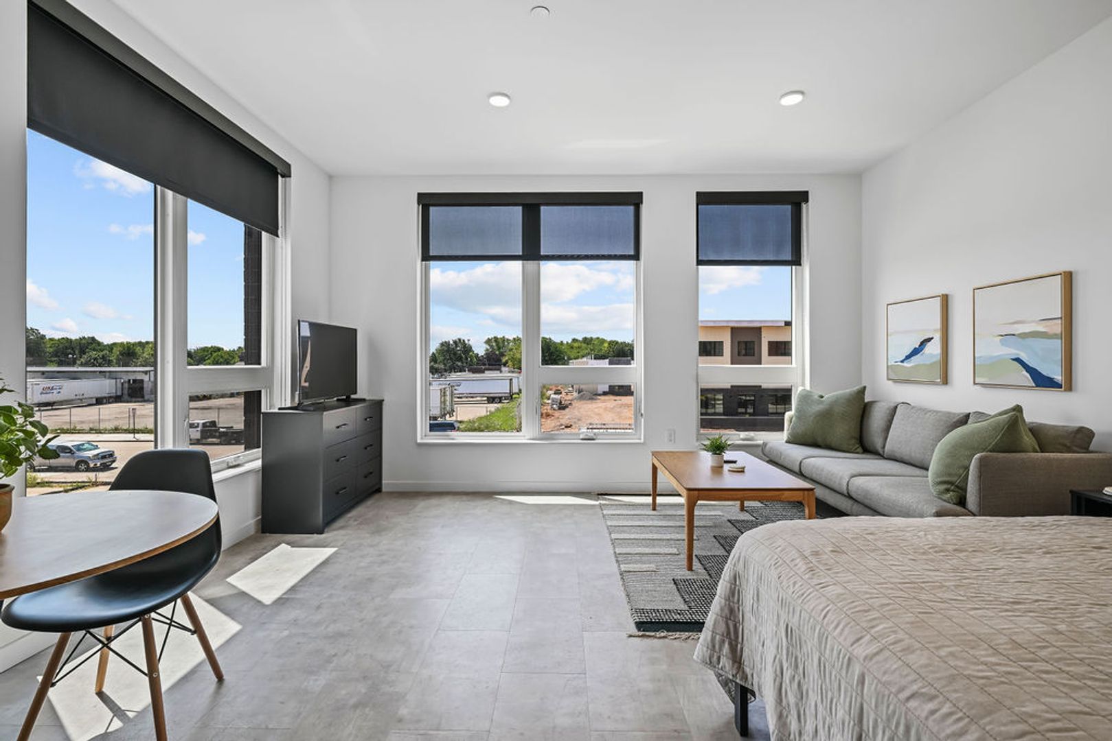 Ashwaubenon Apartment: 686 Mike McCarthy Way