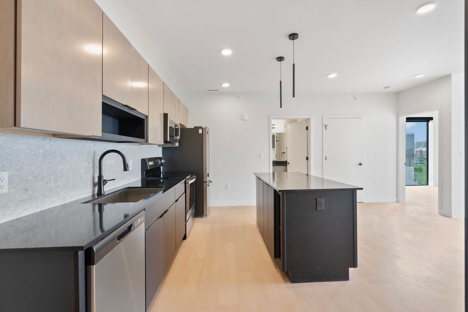 Oshkosh Apartment: 417 Marion Road