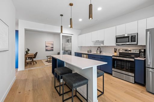 1 Bed + Den - B15 – photo 1