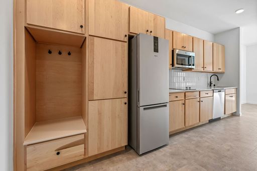 1 Bed / 1 Bath - A14