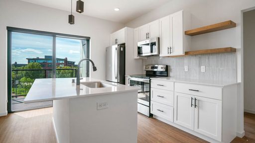 2 Bed / 2 Bath Unit - B4 – photo 1