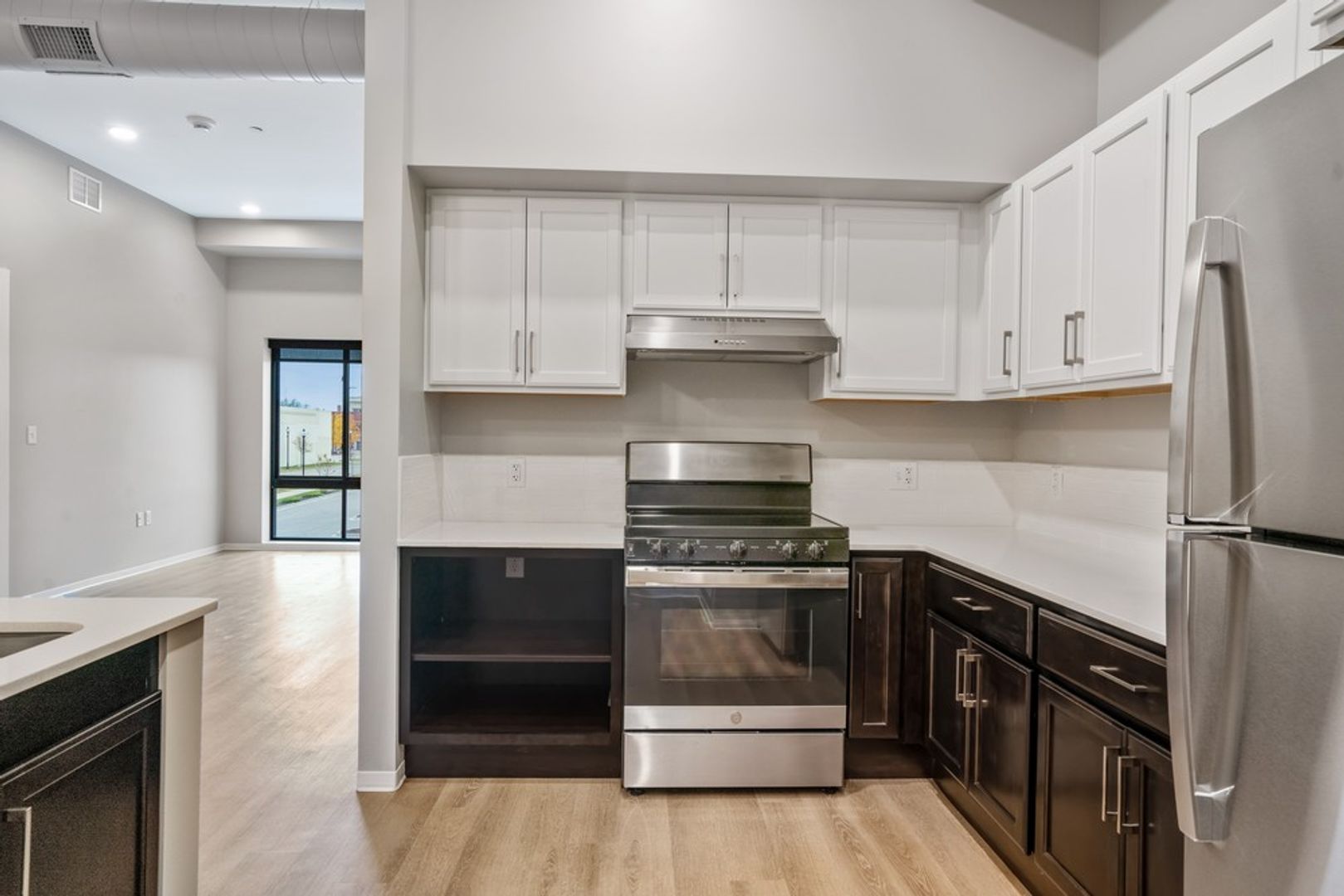 Stevens Point Apartment: 1060 Centerpoint Drive