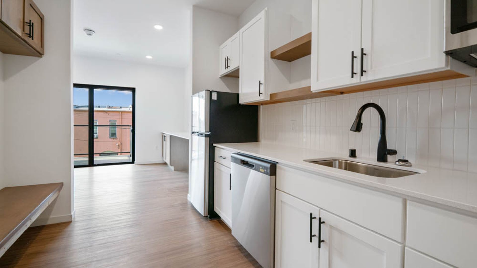 Eau Claire Apartment: 100 N Farwell Street