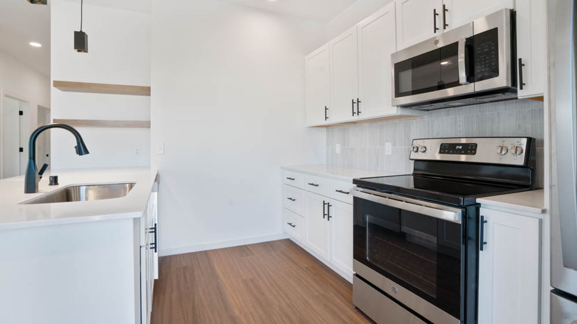 Eau Claire Apartment: 100 N Farwell Street