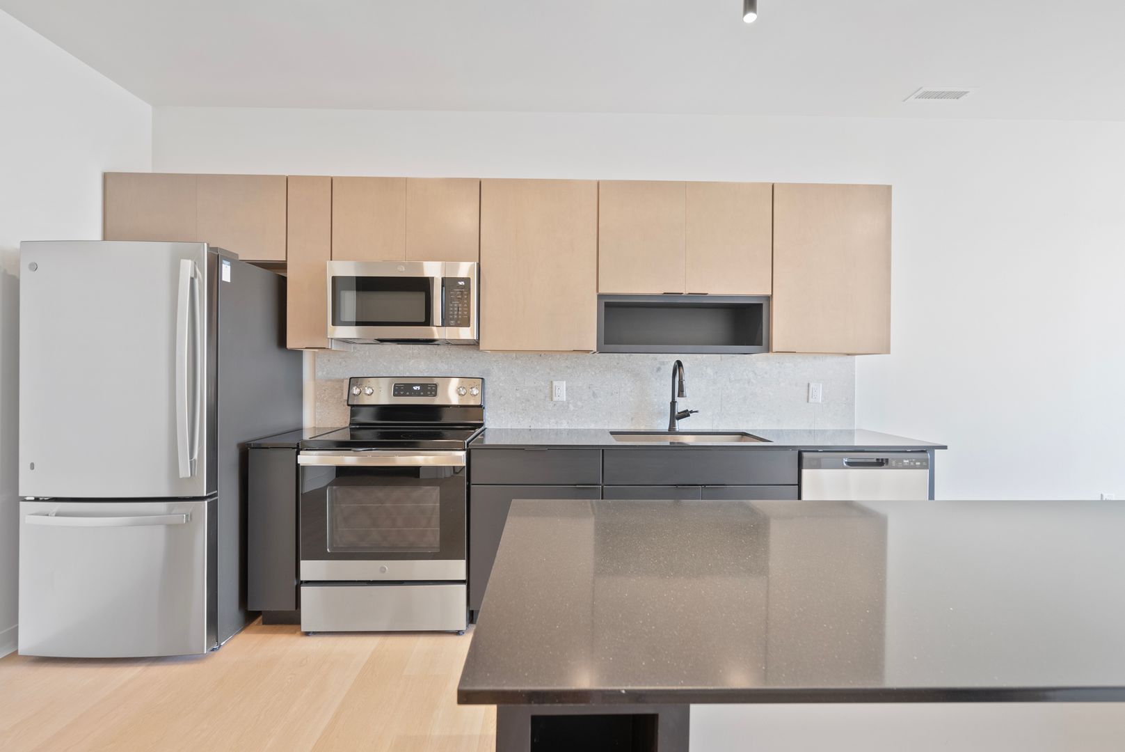 Oshkosh Apartment: 417 Marion Road