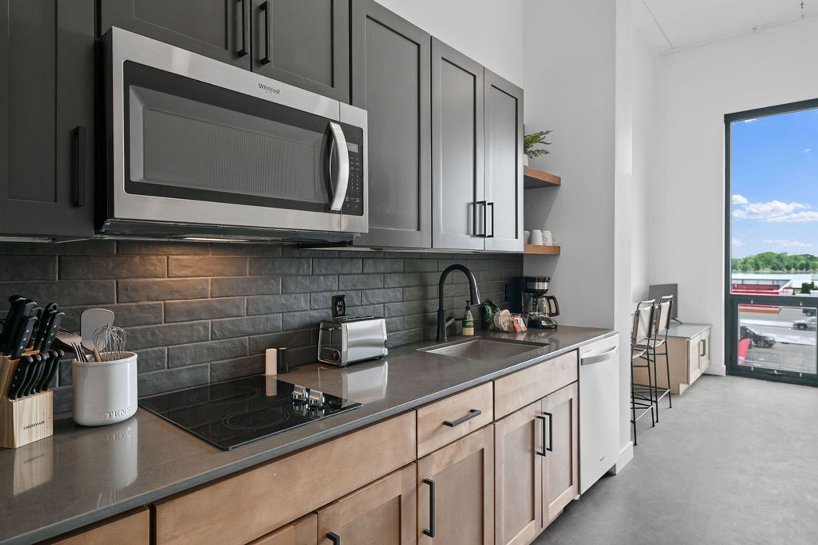 Burlington Apartment: 424 North 3rd Street