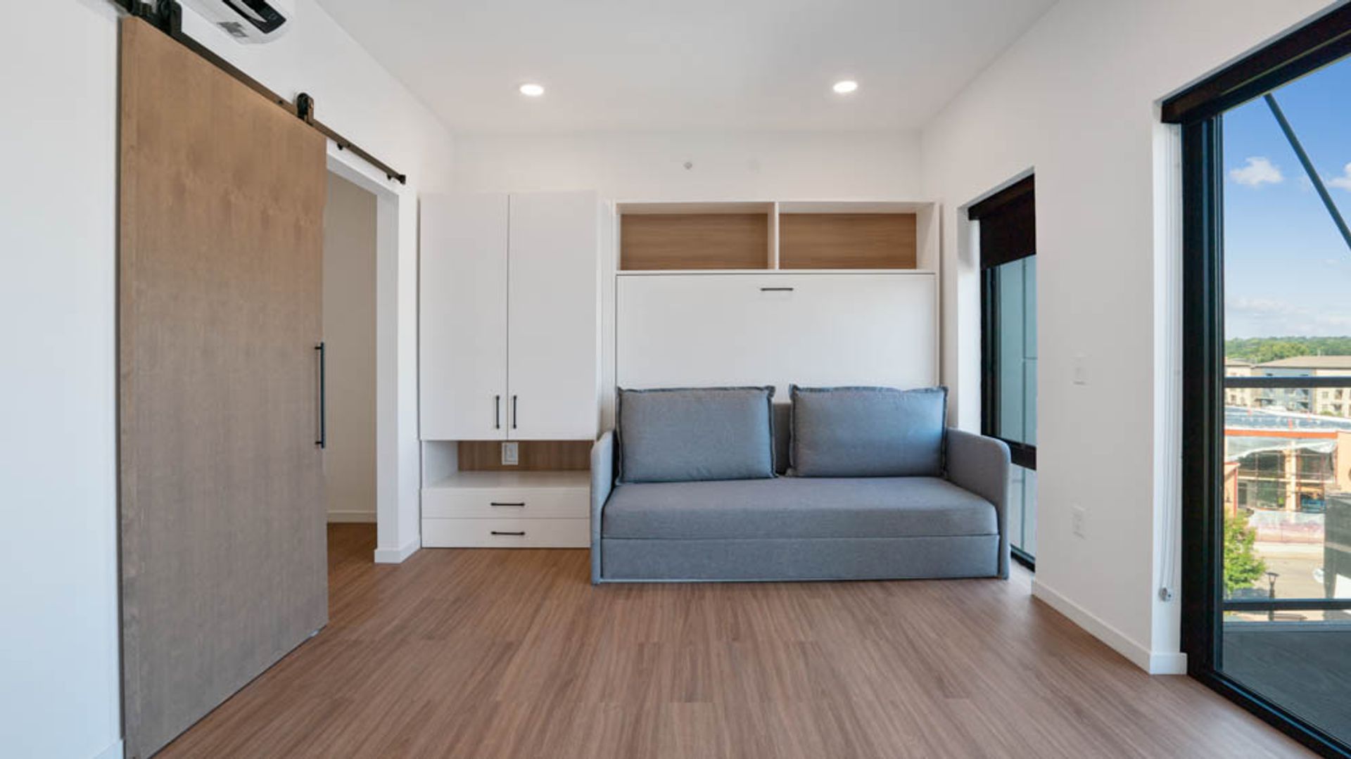 Eau Claire Apartment: 100 N Farwell Street