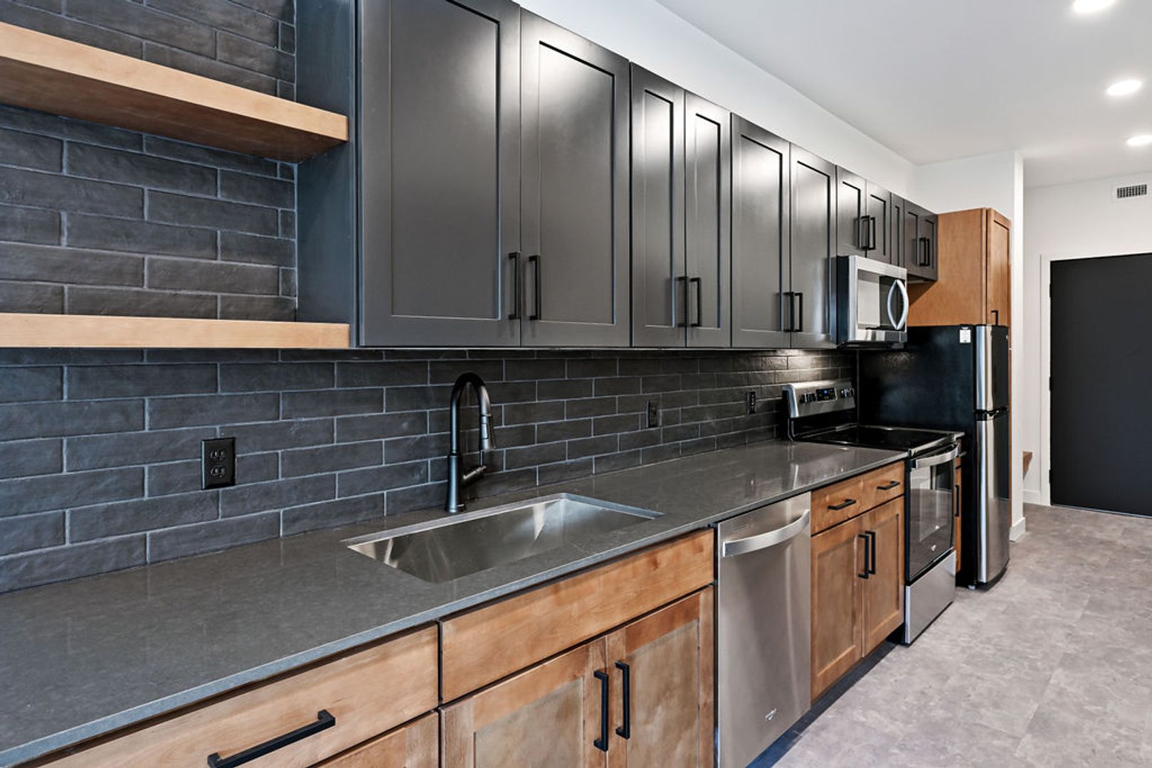 Burlington Apartment: 424 North 3rd Street