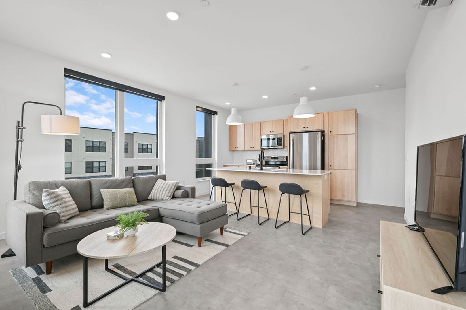 Ashwaubenon Apartment: 686 Mike McCarthy Way