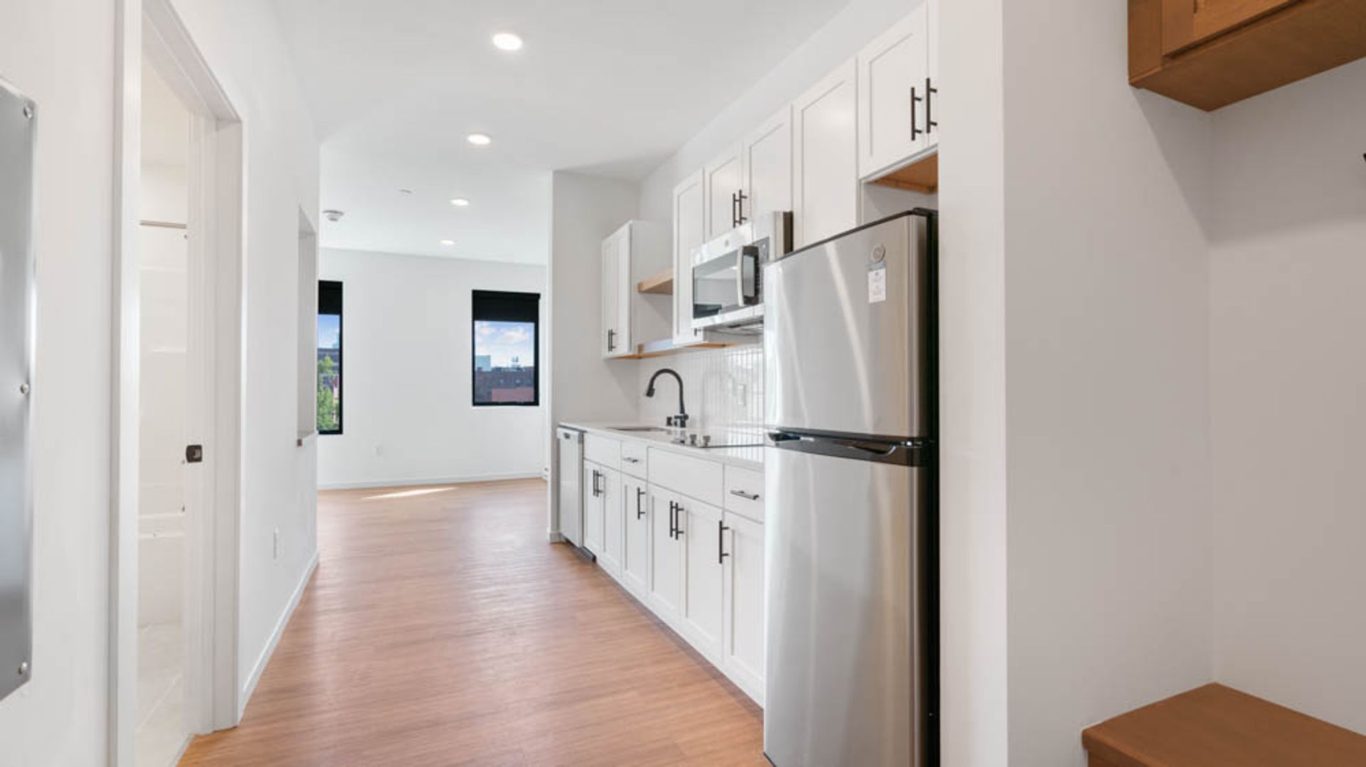 Eau Claire Apartment: 100 N Farwell Street