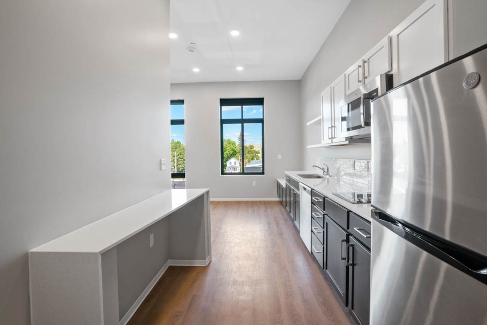 Stevens Point Apartment: 1060 Centerpoint Drive