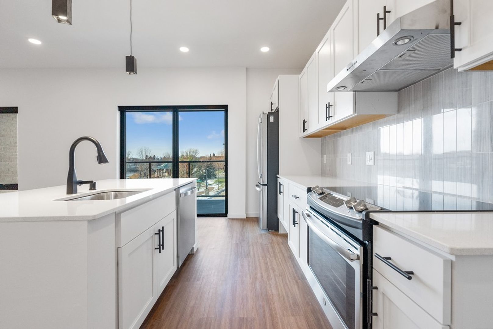 Eau Claire Apartment: 100 N Farwell Street