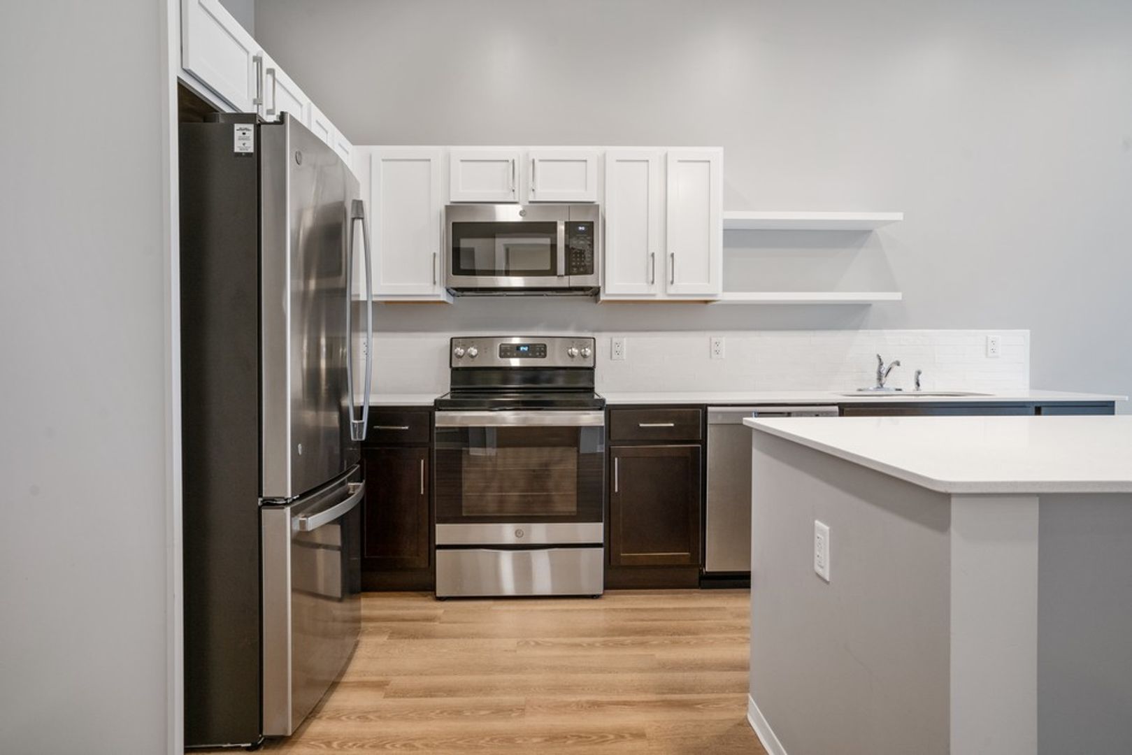 Stevens Point Apartment: 1060 Centerpoint Drive