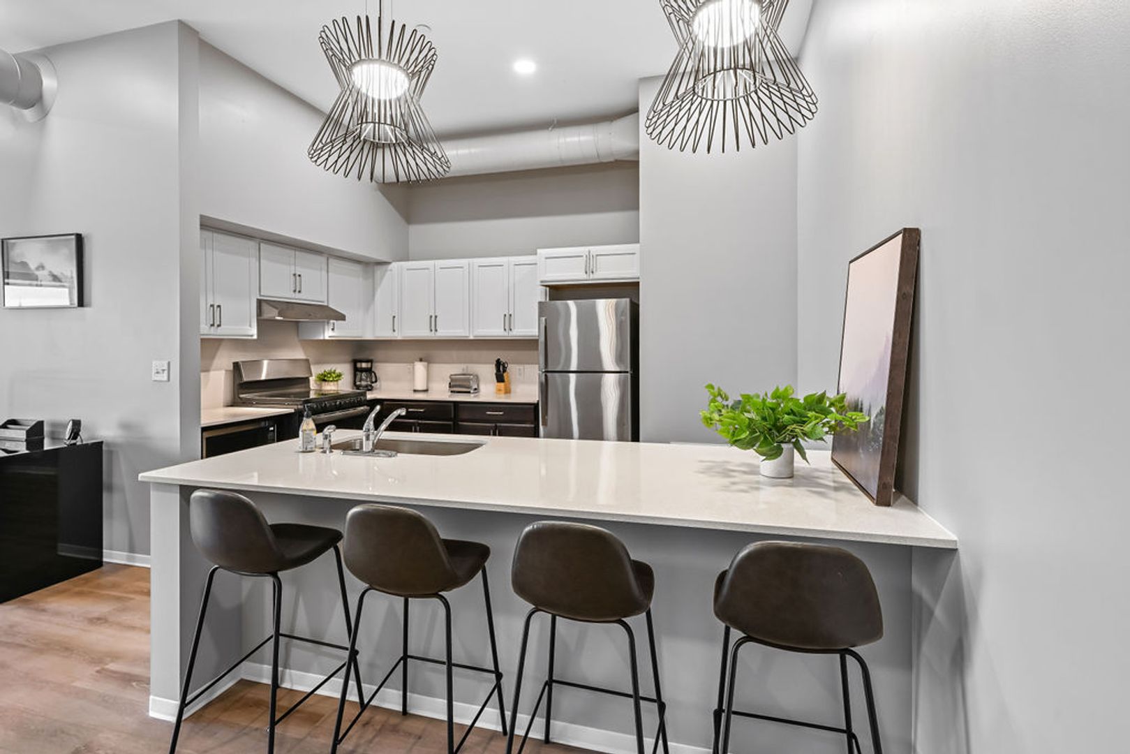 Stevens Point Apartment: 1060 Centerpoint Drive