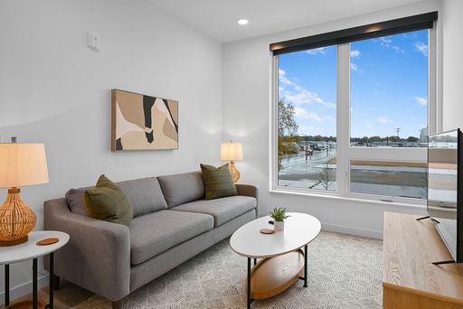 1 Bed / 1 Bath - A16 – photo 1