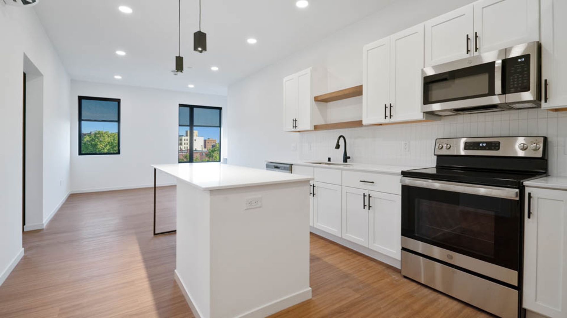 Eau Claire Apartment: 100 N Farwell Street