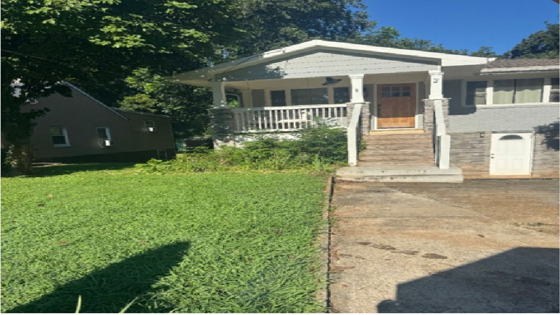 Atlanta House: 31 Vinson Dr