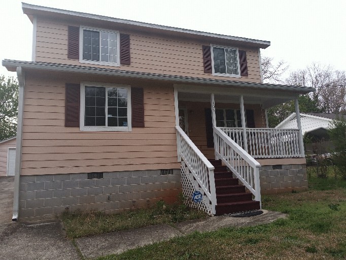 Jonesboro House: 109 Irvin Street