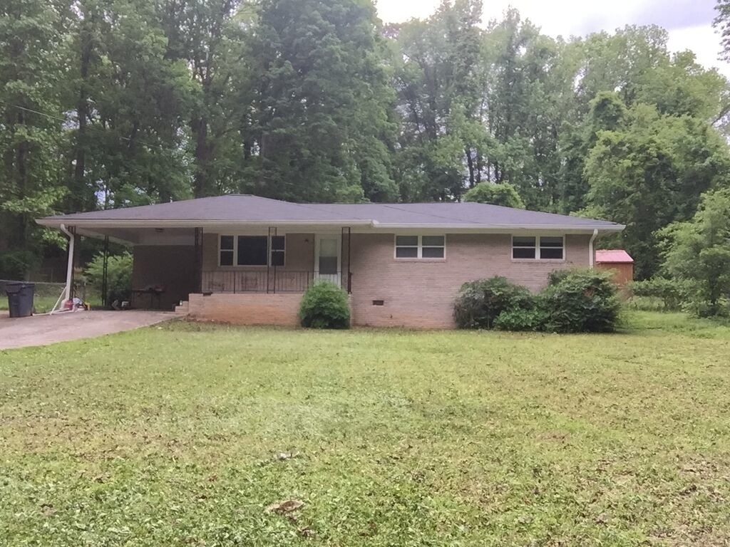 Douglasville House: 2111 Terry Lane