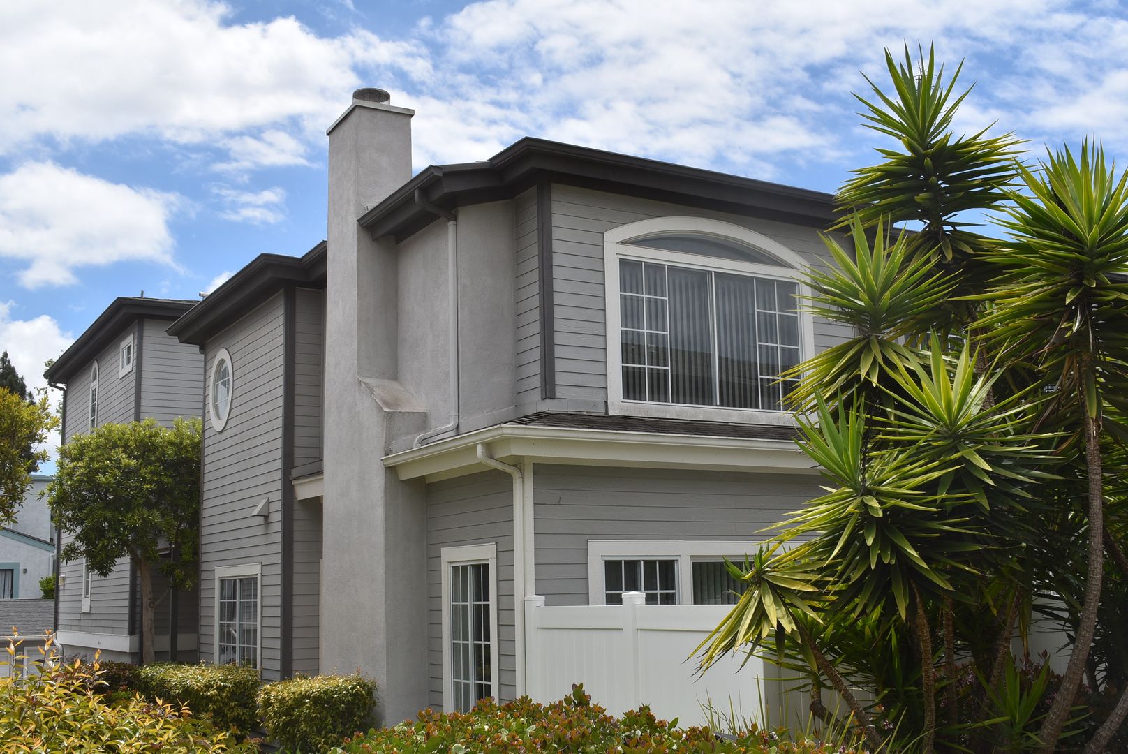 La Jolla House: 8637 Via Mallorca UNIT C