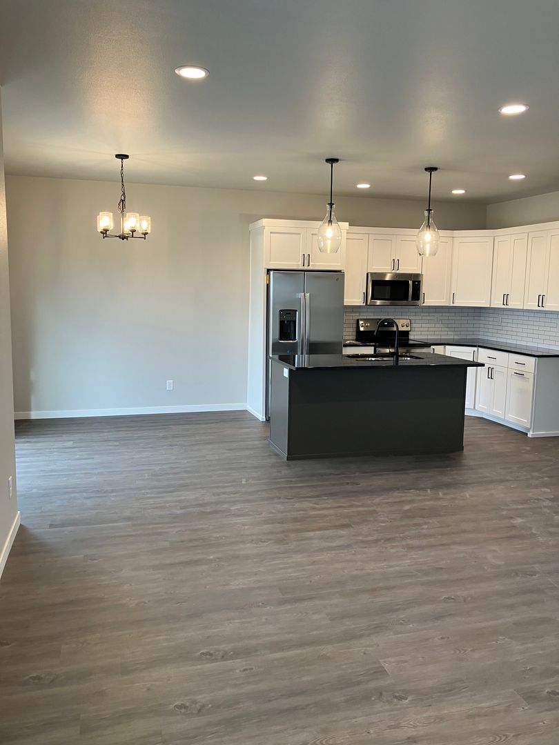 Fargo House: 6683 28th St S