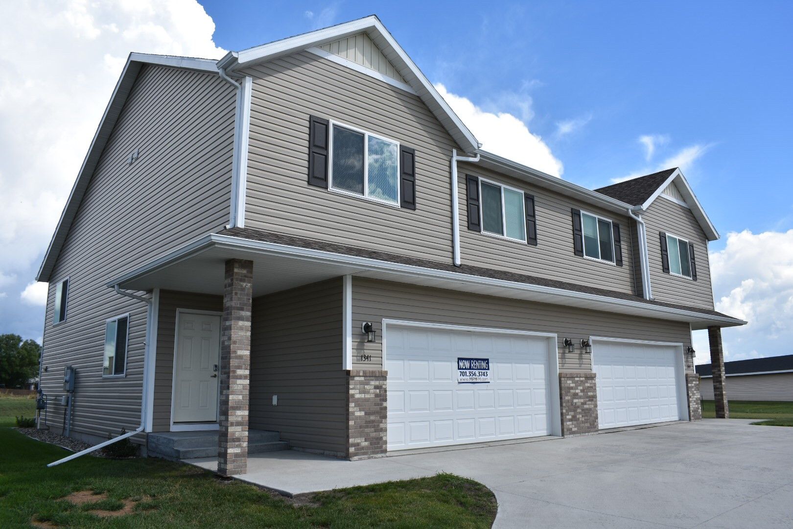 West Fargo House: 1341 12th St W