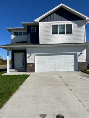 4 Bed 3 Bath Single Family Home – photo 1