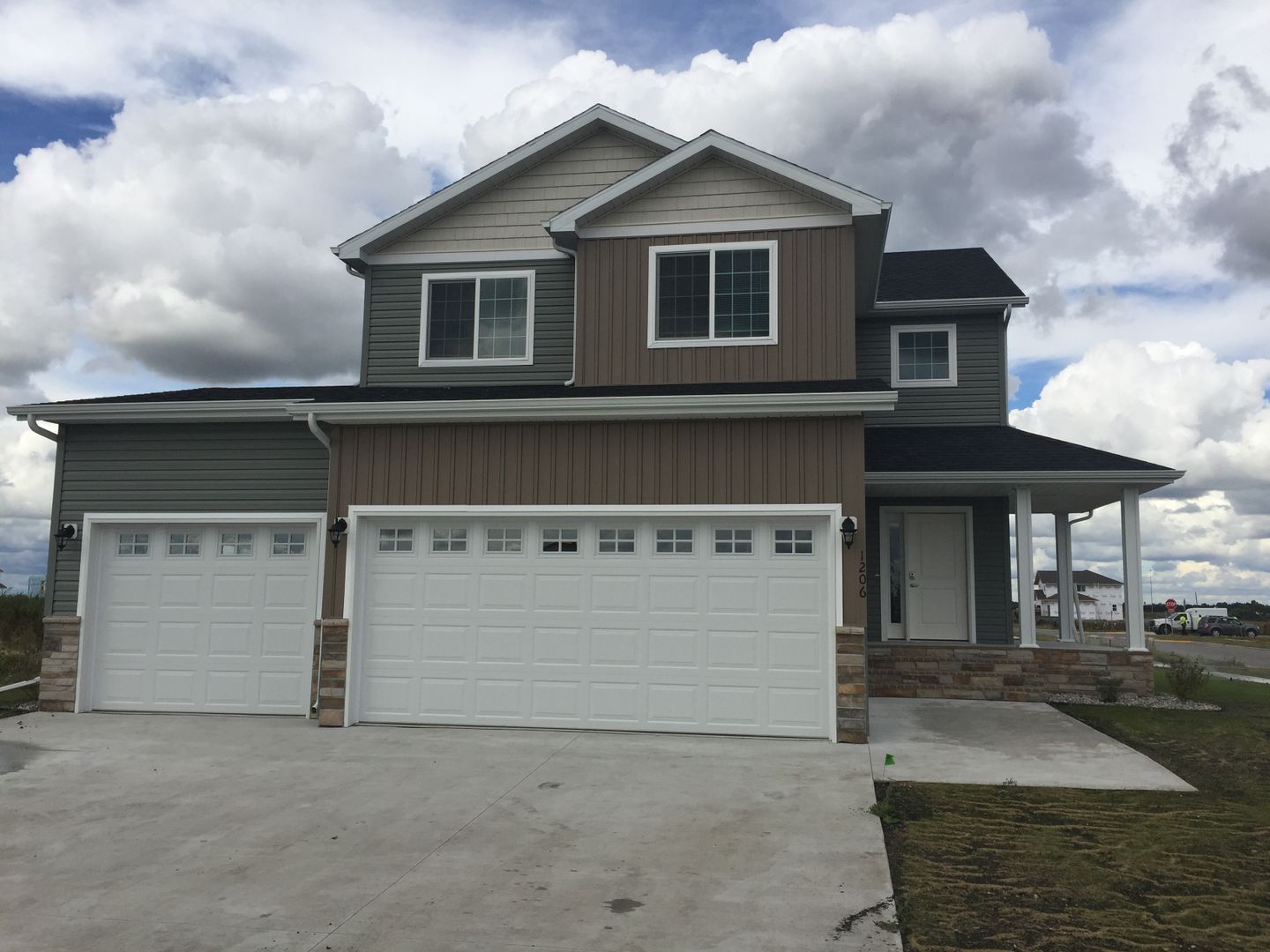 West Fargo House: 1206 Commander Dr