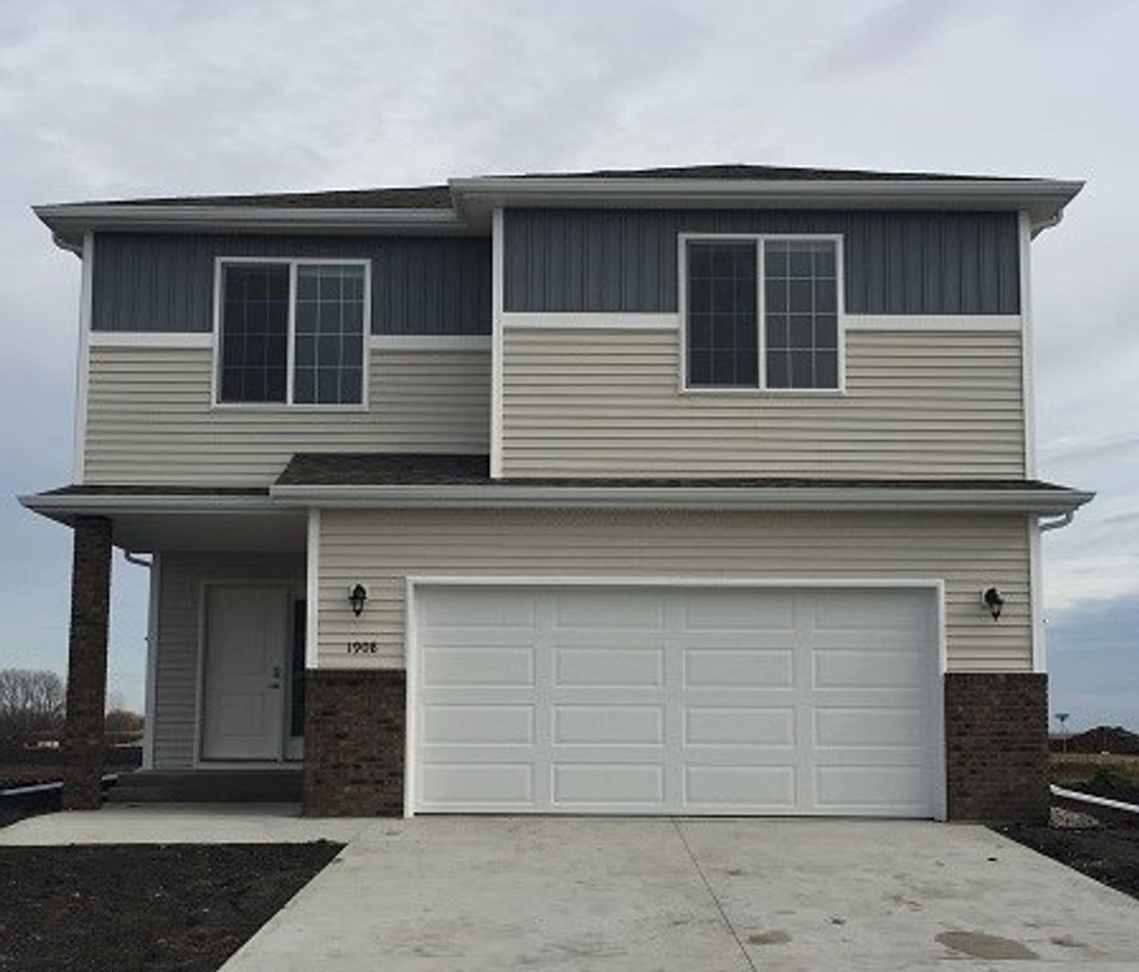 Moorhead House: 1908 41st St S