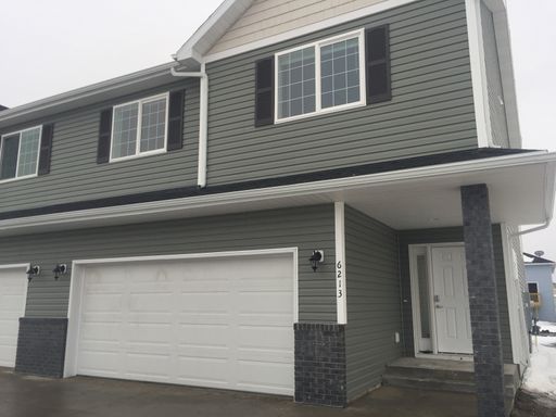 3 Bed 3 Bath Twin Home – photo 1