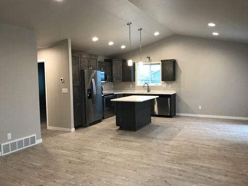 3 Bed 2 Bath Twin Home – photo 1