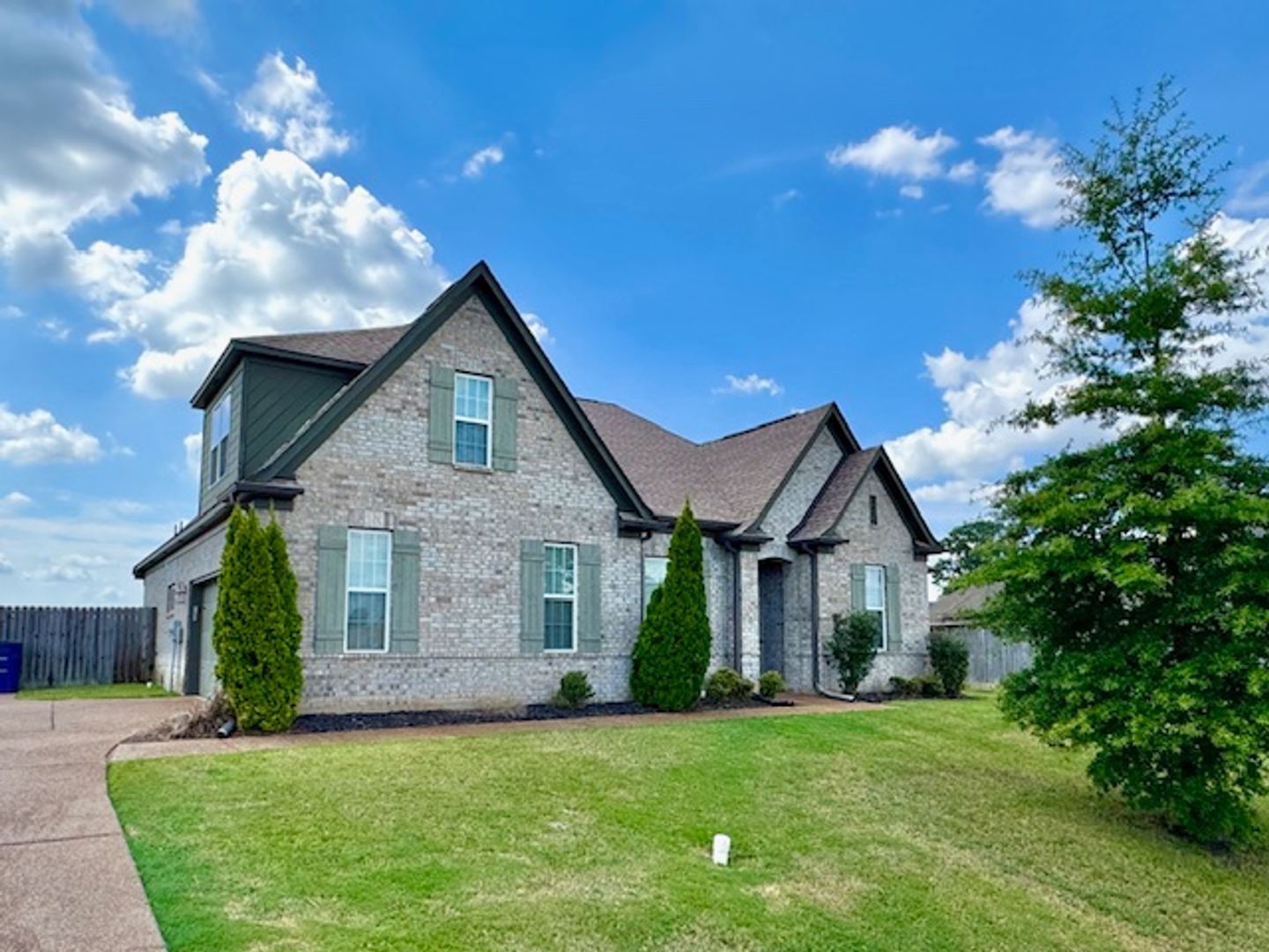 Olive Branch Apartment: 8391 Ashley Drive