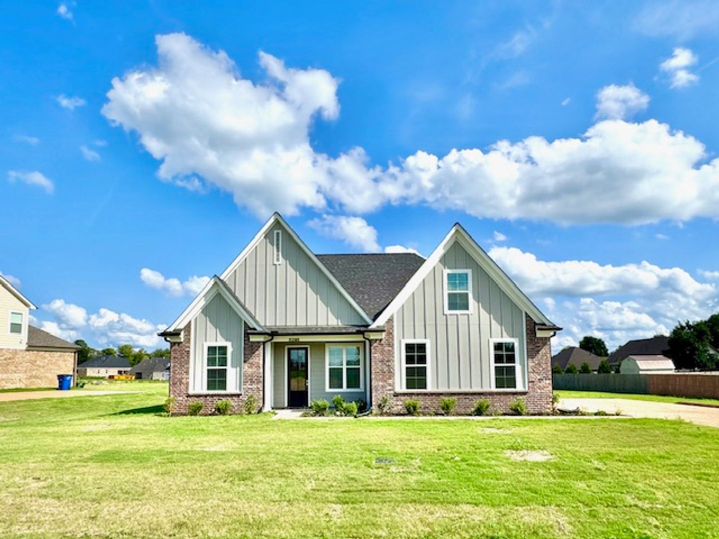 Olive Branch Apartment: 5295 Aylesbury Lane