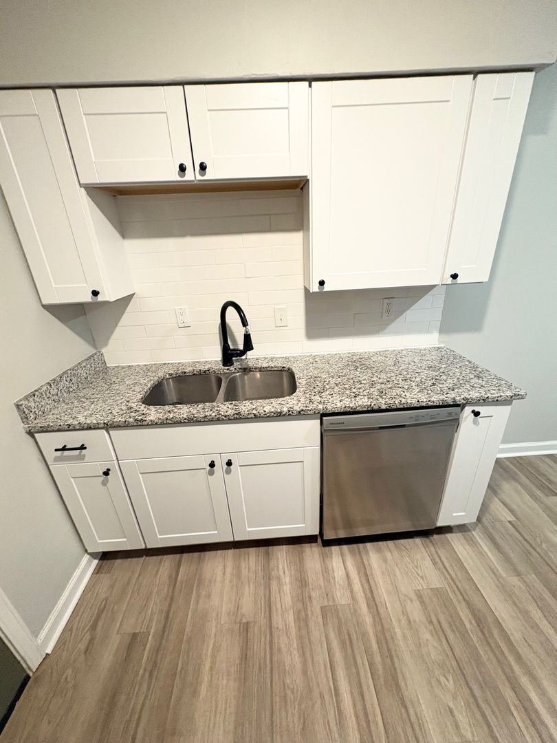 Memphis Apartment: 3570 Mynders Ave