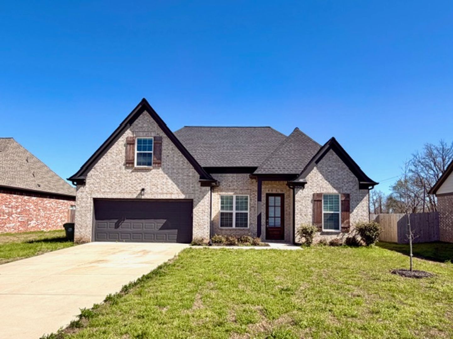 Millington Apartment: 8754 Shipp Cv