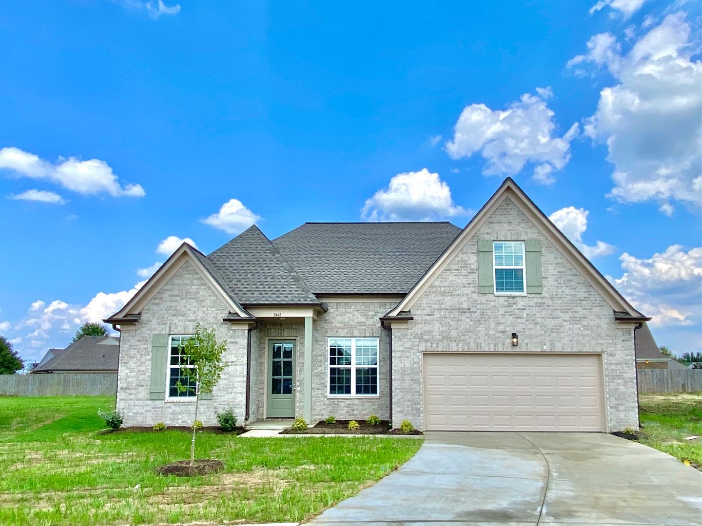 Walls Apartment: 5441 Lakeside Cv