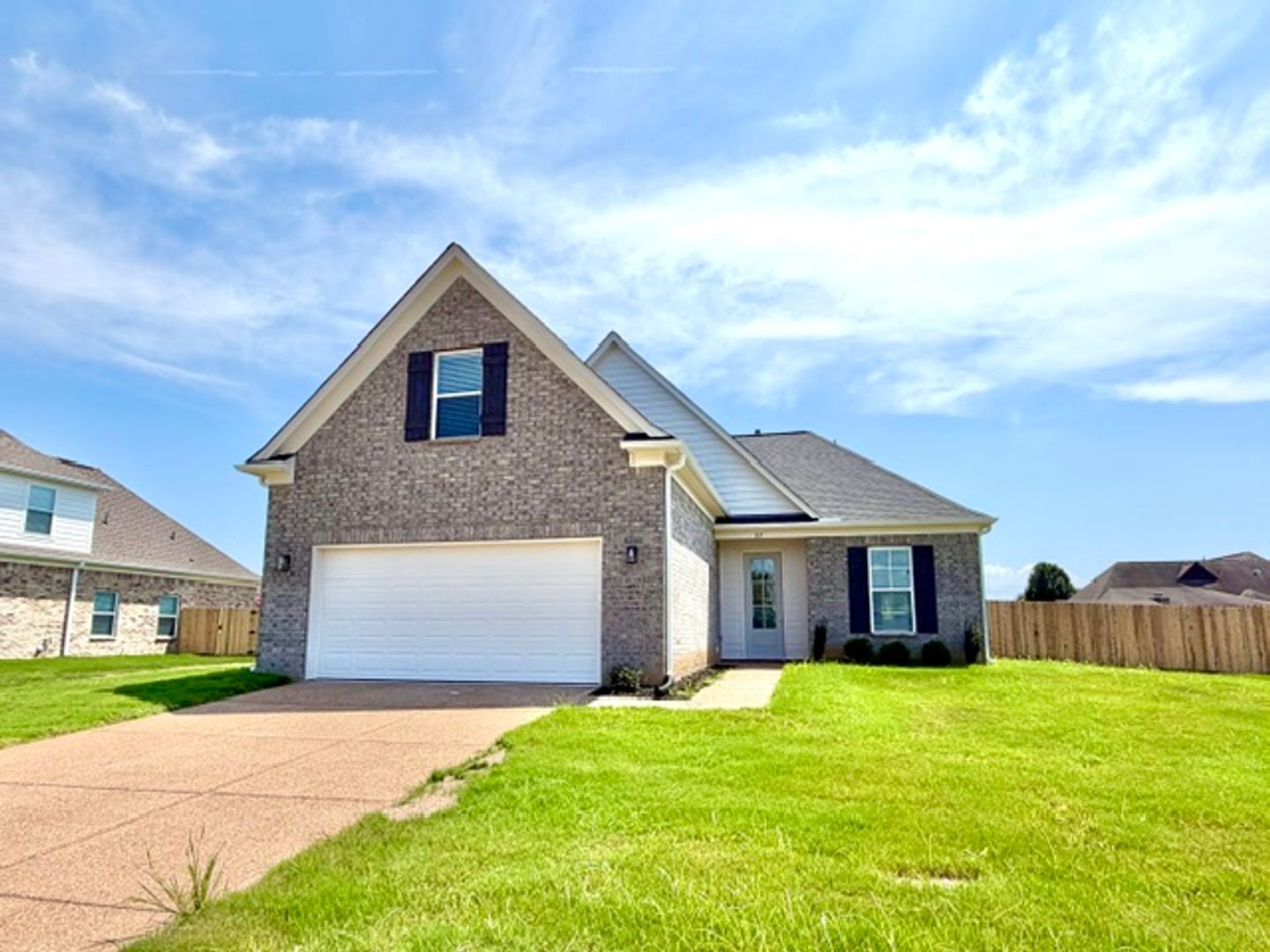 Somerville Apartment: 135 Summer Rose Ln