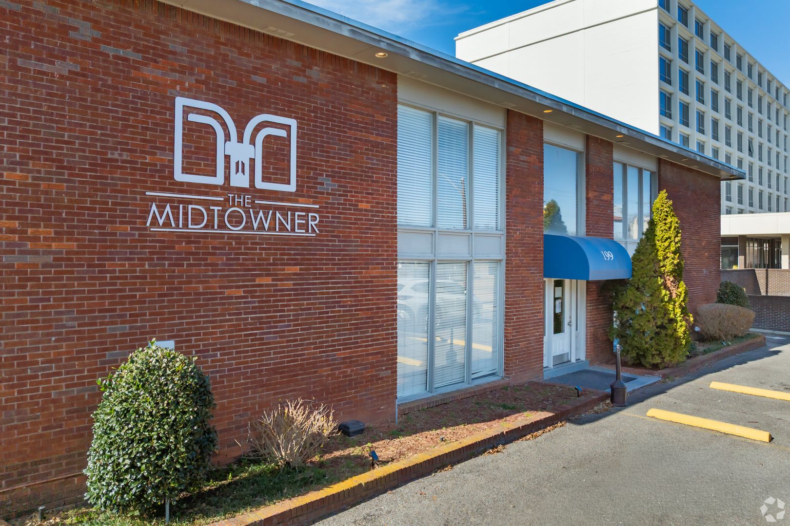 Memphis Apartment: 199 S. McLean Blvd