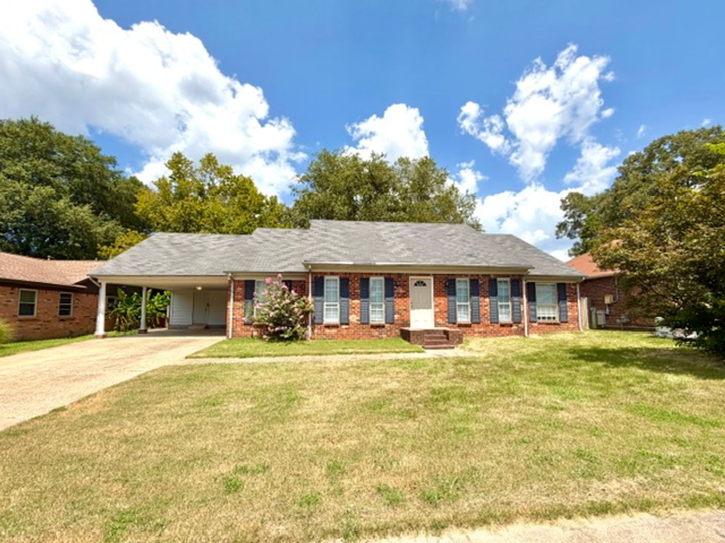 Bartlett Apartment: 5712 Robin Hop Lane