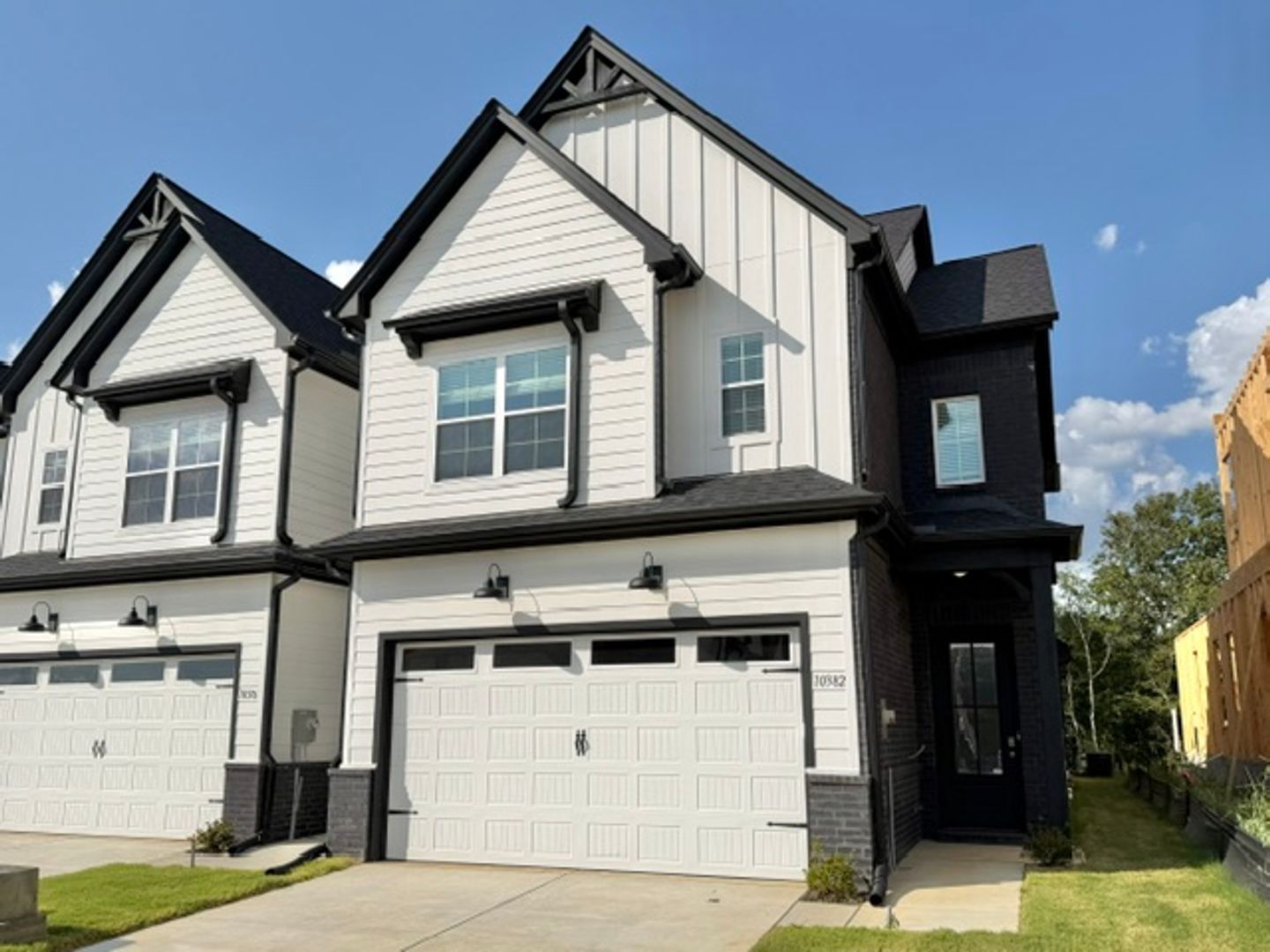 Olive Branch Apartment: 10382 May Flowers St